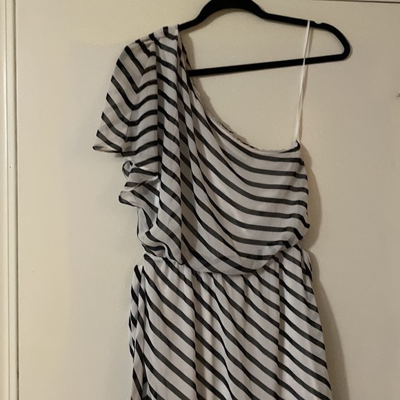 Express one shoulder dress - Picture 3 of 7